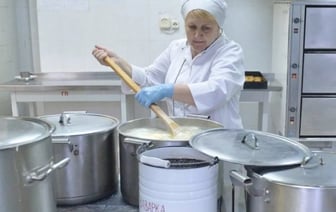 Минздрав рассказал, чем нельзя кормить школьников