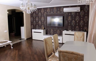 В этом доме в центре Могилева мечтали жить в 2000-х. А сейчас там продают квартиру за 105 тысяч долларов