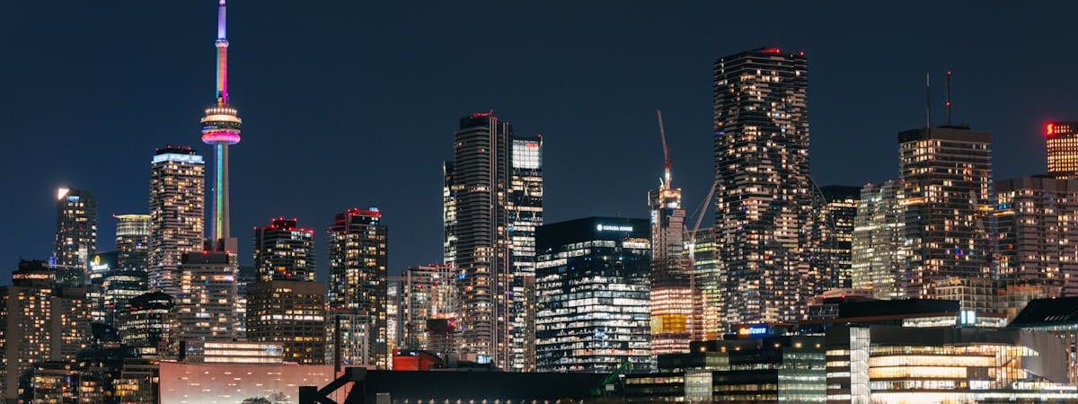 Канада передаст Украине более 20 бронемашин и тренажеры для F-16