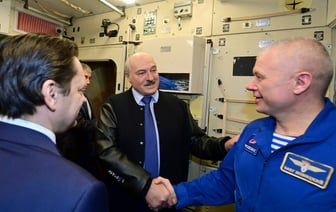 Лукашенко решил отметить День космонавтики в России. Что запланировал обсудить с Путиным «один на один»? — Официально