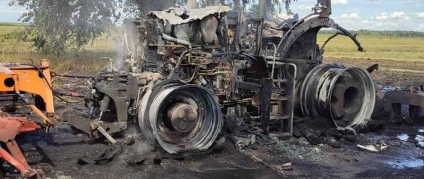 В Столинском районе загорелся трактор