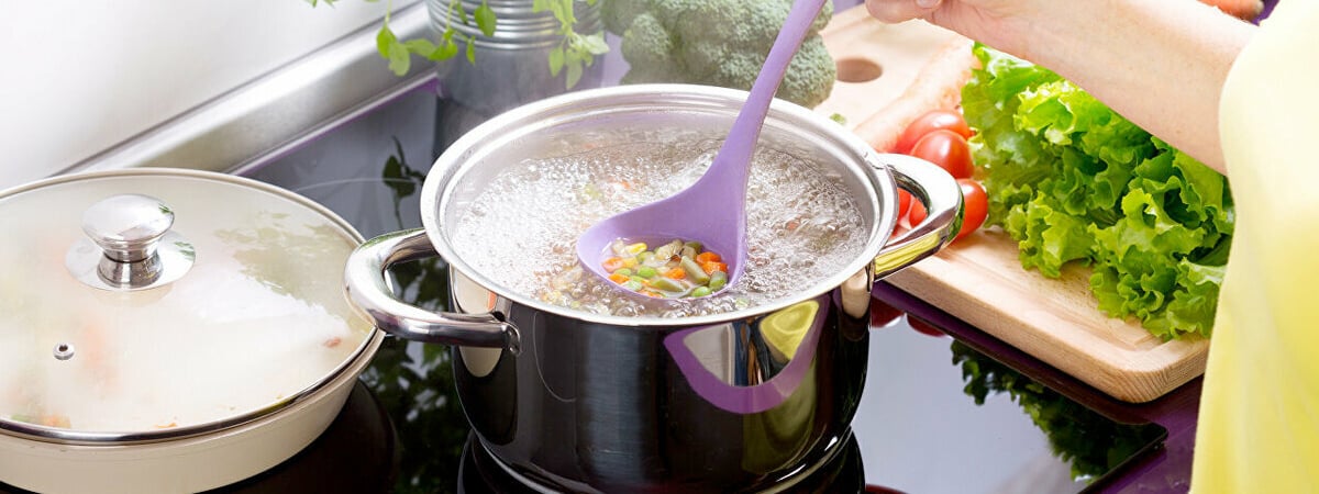 Как спасти слишком соленый суп без добавления воды? Три простейших способа — Полезно