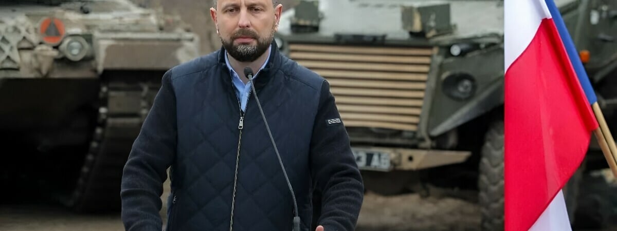 «Мы будем защищать каждый клочок земли» — Глава Минобороны Польши пообещал увеличить количество военных на границе с Беларусью