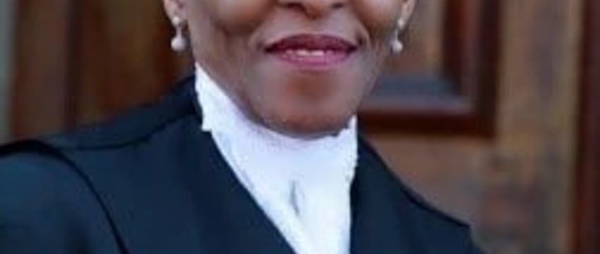 Южная Африка меняет историю, став первой женщиной верховным судьей.