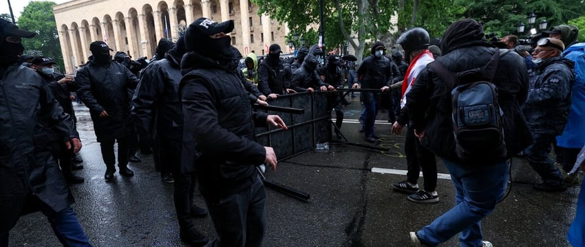Грузия приняла спорный законопроект об "Иностранном влиянии", несмотря на протесты