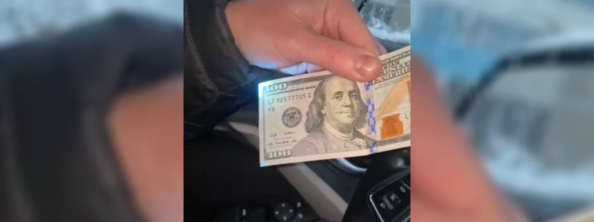 «Что, так можно было?» — Белорус показал «светящиеся» углы на долларах. Как решил проблему? — Видео