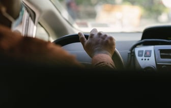 Водитель поехал по навигатору и провалился под лед