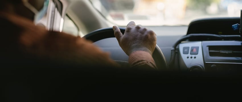 Водитель поехал по навигатору и провалился под лед