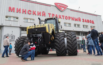 Можно собрать трактор. В Беларуси назвали популярные у туристов промышленные предприятия