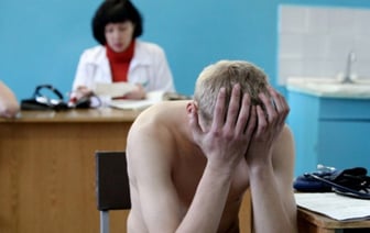 Призывникам разрешили проходить медкомиссию только в госучреждениях