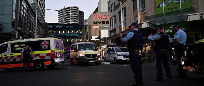 Неизвестный с ножом зарезал шестерых человек в торговом центре Сиднея