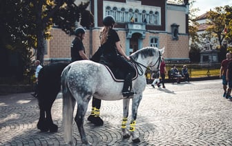 Двух российских дипломатов объявили персонами нон грата и выслали из Румынии