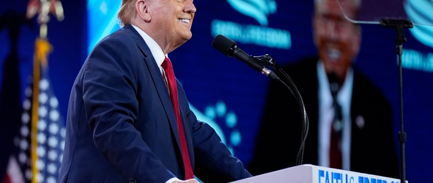 Трамп умоляет христиан повысить явку избирателей, обхаживает чернокожих избирателей