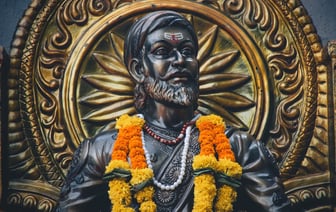 Лидер блока ХДС/ХСС обещает укрепить независимость от США