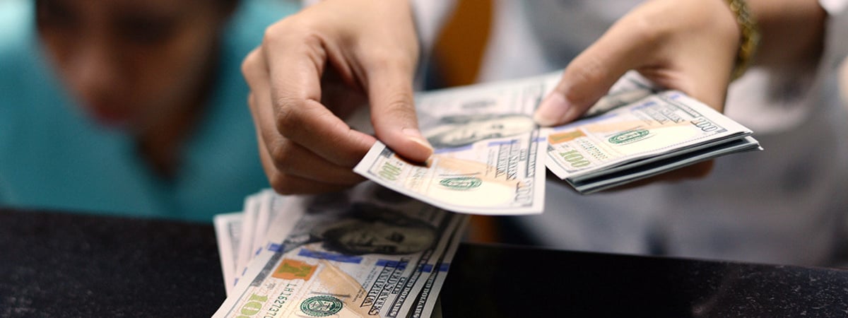 Доллар и евро подорожали в Беларуси. На сколько и какой курс «американца» ждать дальше?