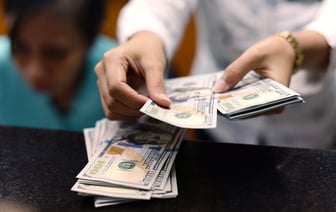 Доллар и евро подорожали в Беларуси. На сколько и какой курс «американца» ждать дальше?