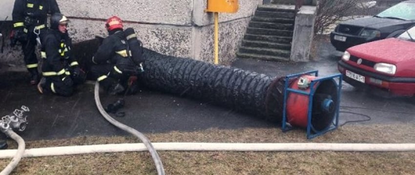 На пожаре в Бресте спасли мужчину. Видео и подробности