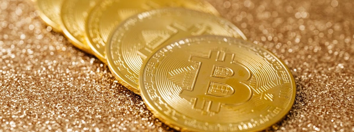 Цены на золото продолжают обновлять рекорды