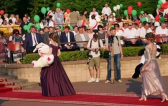 В Бресте золотую медаль получат 160 выпускников, серебряную - 9