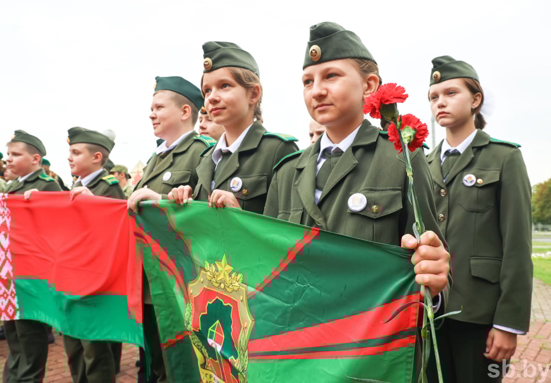 Крестный ход «Церковь и армия» совершил в Бресте памятные литии по пограничникам, отдавшим жизни за Родину