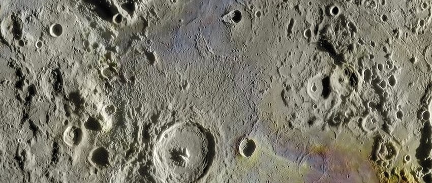 Фотограф делает самые подробные снимки Луны из когда-либо сделанных. Смотрите здесь.