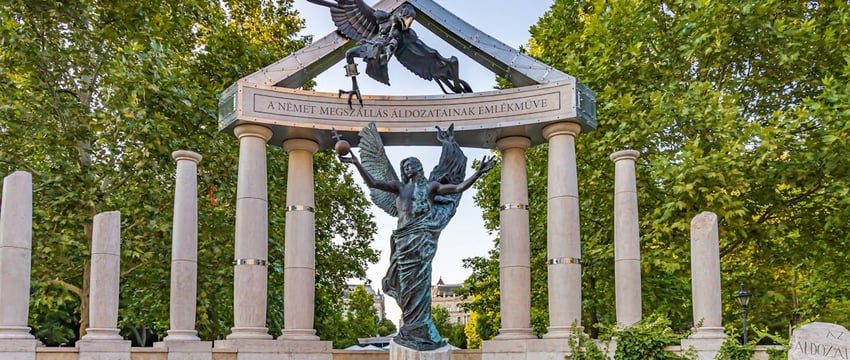 Монумент «Древо жизни» установили у Брестской крепости