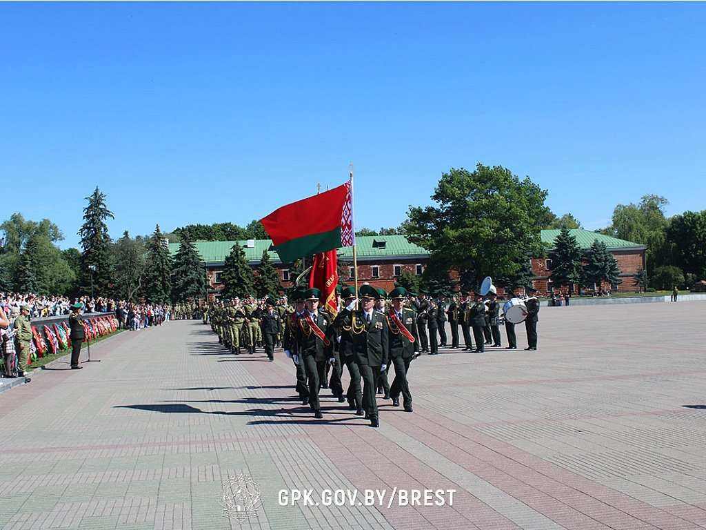 В Брестской крепости приняли присягу более 200 пограничников