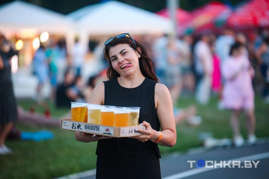 Рокеры «отрываются»: в Пружанах прошел первый день «Солнцестояния»