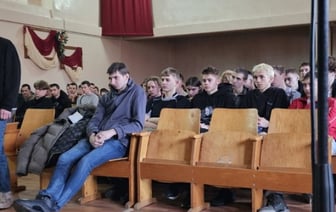 Житель Барановичей подсмотрел данные карты друга и больше месяца воровал с нее деньги