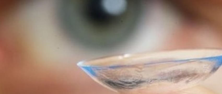 Можно ли купаться и мыться в контактных линзах?