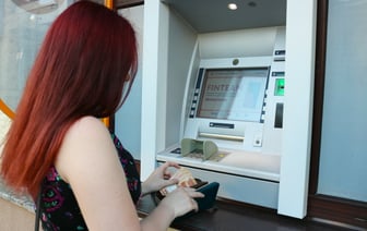 БПЦ предупредил белорусов о перебоях в работе карт. Когда возможны проблемы со снятием денег?