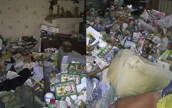 Жительница Гомеля превратила квартиру в свалку