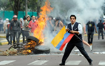 В Эквадоре мафия подняла мятеж и взяла заложников в прямом эфире — Видео