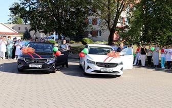 В Берестовице больница получила новые автомобили