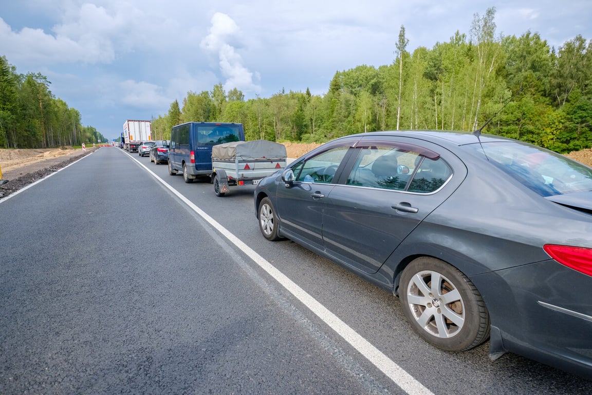 Белорус поехал в Карелию, а его Peugeot 408 едва не увезли на эвакуаторе