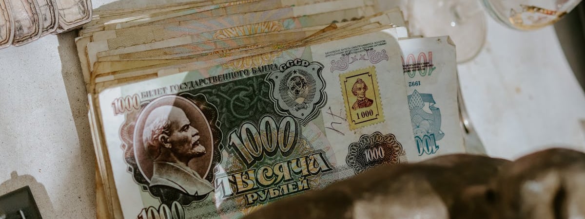 Белорусский рубль укрепился к основным валютам 18 июля на БВФБ