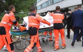 Премьера Словакии прооперировали и ввели в искусственную кому