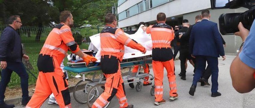 Премьера Словакии прооперировали и ввели в искусственную кому