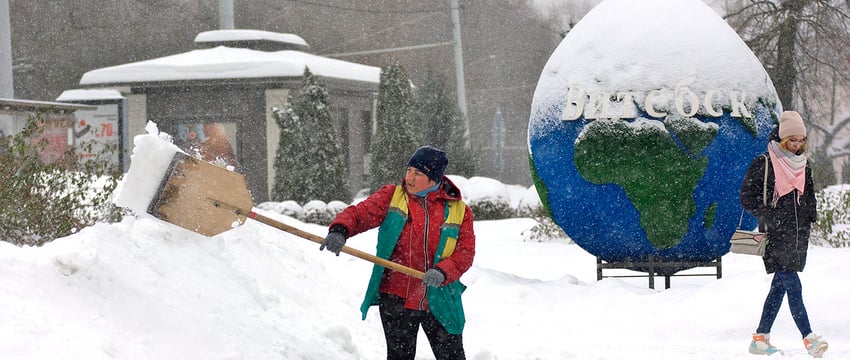 В Витебске образовались самые высокие сугробы в Беларуси