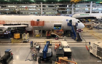 Семьи жертв крушения Boeing требуют от авиационной компании штрафа в размере 25 миллиардов долларов.