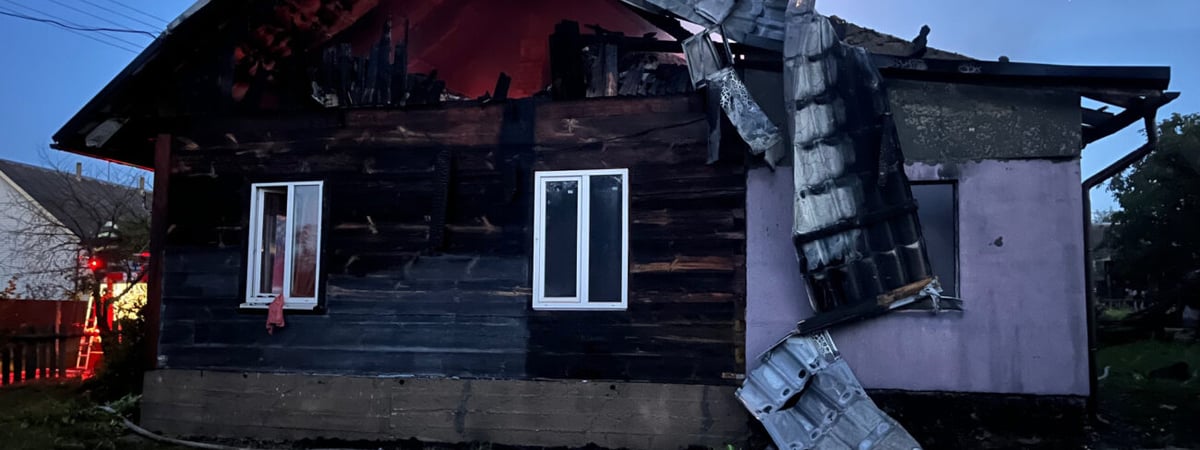 Проснулся от запаха гари – в Свислочском районе горел дом