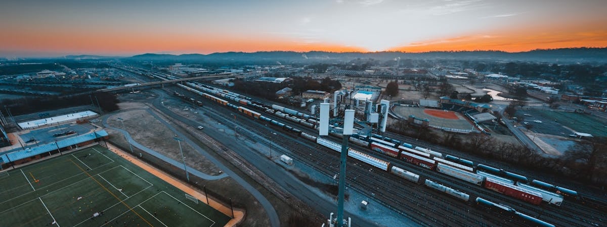 «Он открыл дверь!» — Появилось видео, как медведь забрался в машину. Что было дальше? — Видео