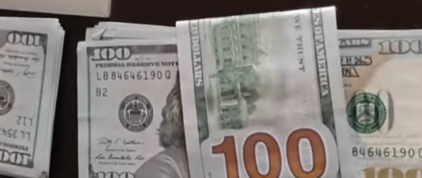 Клинер из Барановичей нашел в старой подушке сверток с долларами