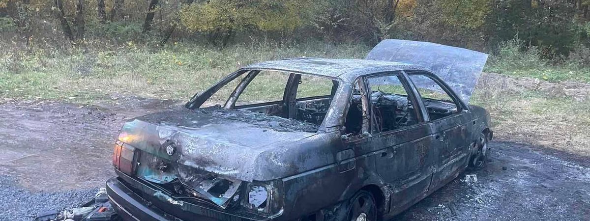 В Слонимском районе полностью сгорел автомобиль