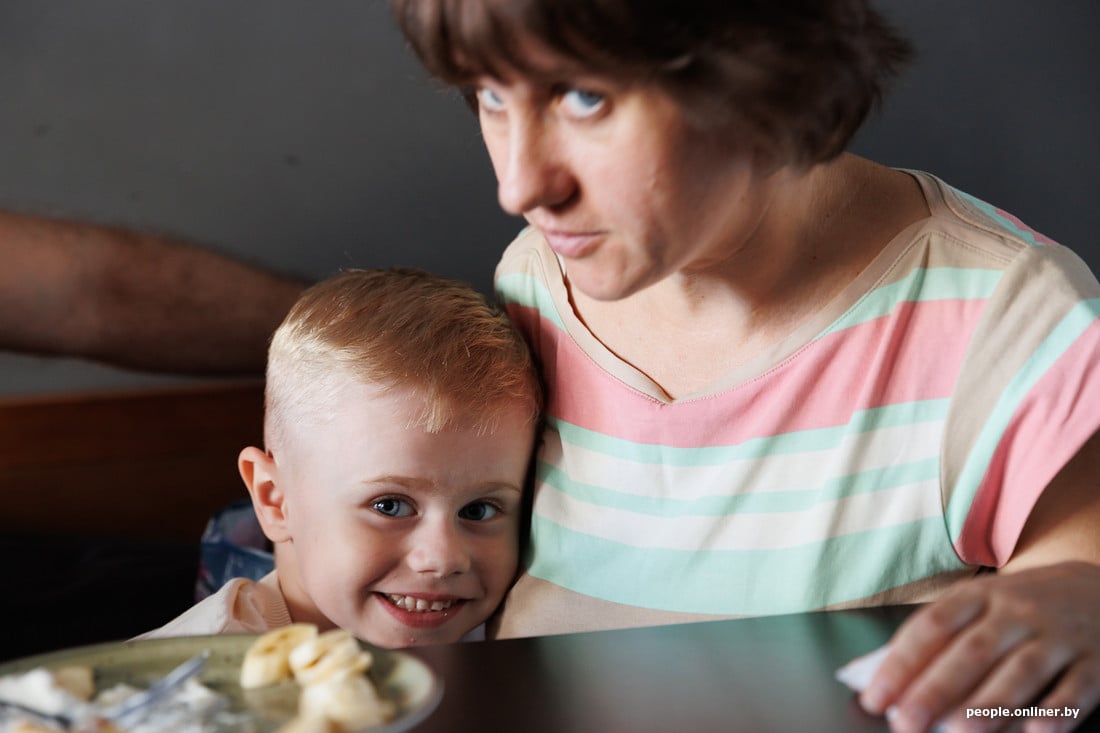 Самый масштабный сбор в Беларуси. Родителям нужно почти $3 миллиона на спасительный укол для сына