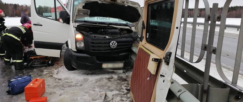 Маршрутка, попавшая в ДТП в Березинском районе, была на «лысой» резине. Подробности аварии