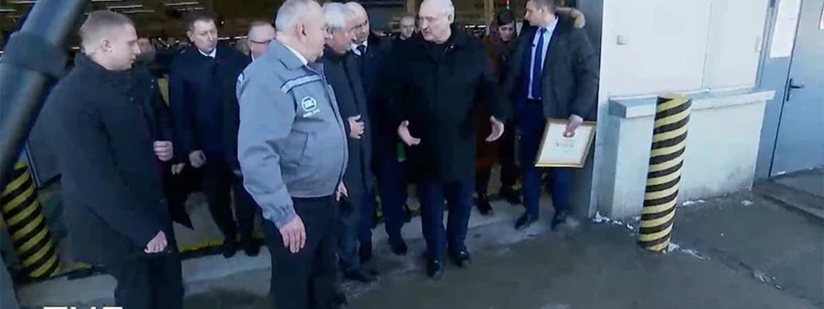 Лукашенко объяснил, почему едва ходит