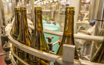 Индекс PMI обрабатывающих отраслей РФ в марте упал ниже критической отметки