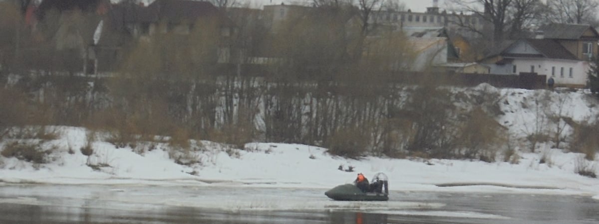 В Полоцке спасатели ОСВОД сняли пенсионера с… льдины (видео)