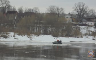 В Полоцке спасатели ОСВОД сняли пенсионера с… льдины (видео)